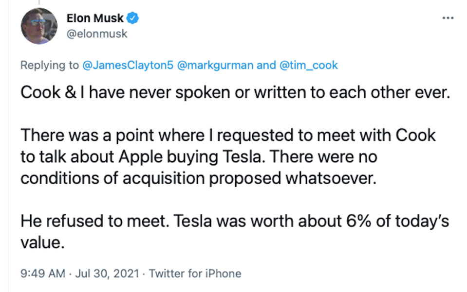 Elon Musk's tweet about Apple CEO Tim Cook on Twitter.